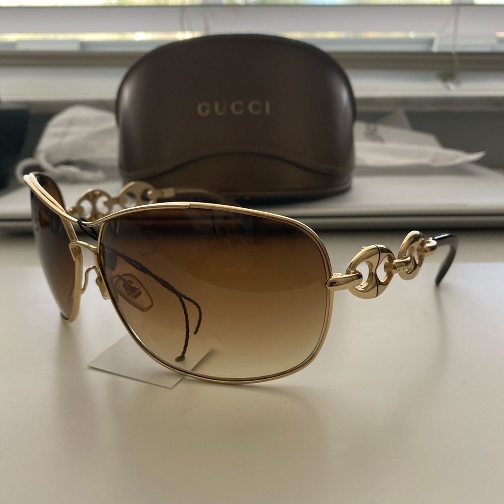 Gucci Vintage Chain Oversized Gradient Sunglasses